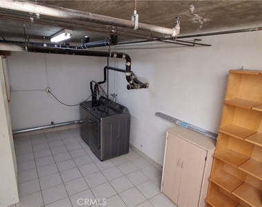 1328 N Columbus Avenue - Photo Thumbnail 26