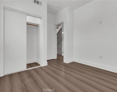 1575 Ricardo Street - Photo Thumbnail 15