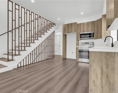 1575 Ricardo Street - Photo Thumbnail 13