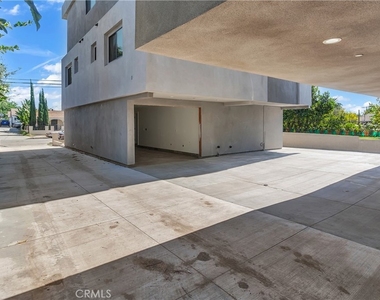 1575 Ricardo Street - Photo Thumbnail 24
