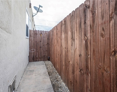 1127 E 67th Street - Photo Thumbnail 12