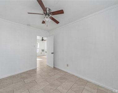 1127 E 67th Street - Photo Thumbnail 9