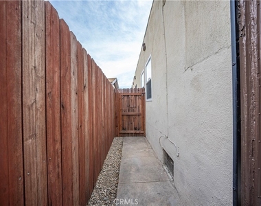 1127 E 67th Street - Photo Thumbnail 13