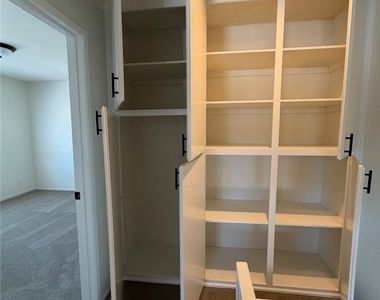 7601 Newlin Ave - Photo Thumbnail 3