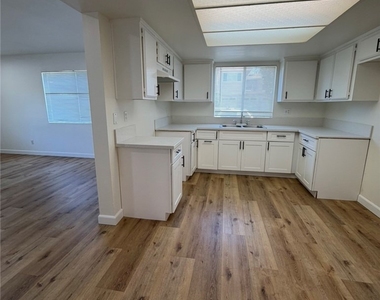7601 Newlin Ave - Photo Thumbnail 1