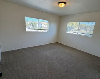 7601 Newlin Ave - Photo Thumbnail 5