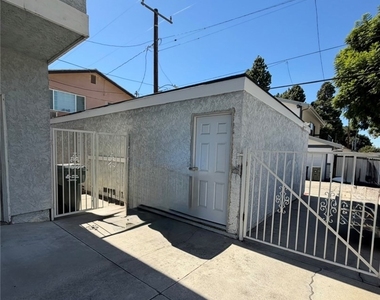 7601 Newlin Ave - Photo Thumbnail 8