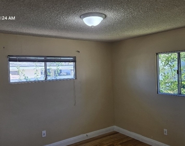410 E Rancho - Photo Thumbnail 13