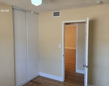 410 E Rancho - Photo Thumbnail 15