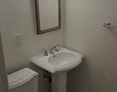 410 E Rancho - Photo Thumbnail 12
