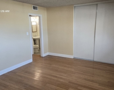 410 E Rancho - Photo Thumbnail 10