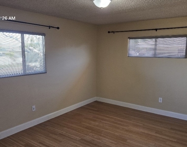 410 E Rancho - Photo Thumbnail 9