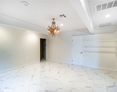 6340 Wilbur Avenue - Photo Thumbnail 2