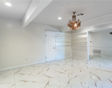 6340 Wilbur Avenue - Photo Thumbnail 3