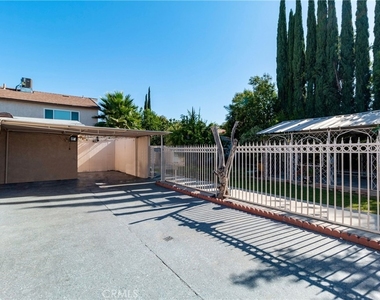 6340 Wilbur Avenue - Photo Thumbnail 11