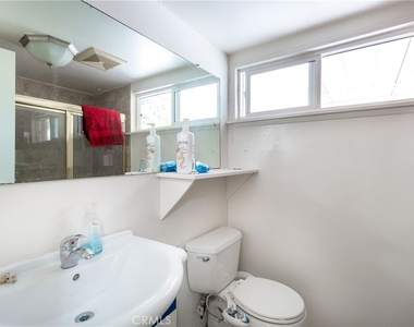 6340 Wilbur Avenue - Photo Thumbnail 10
