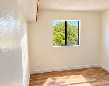 344 Vine Street - Photo Thumbnail 9