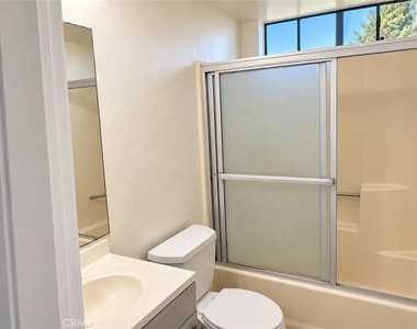 344 Vine Street - Photo Thumbnail 10