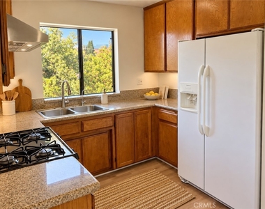 344 Vine Street - Photo Thumbnail 2