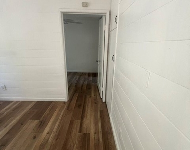 613 Reese Place - Photo Thumbnail 5