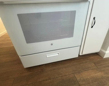 613 Reese Place - Photo Thumbnail 10