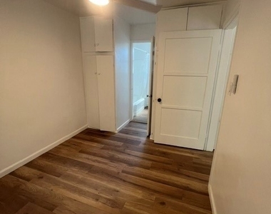 613 Reese Place - Photo Thumbnail 17