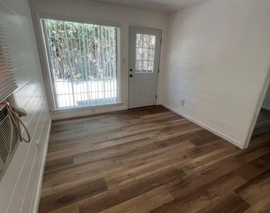 613 Reese Place - Photo Thumbnail 4