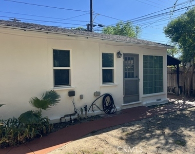 613 Reese Place - Photo Thumbnail 3