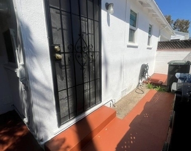 613 Reese Place - Photo Thumbnail 28