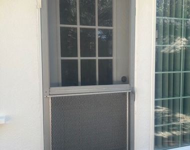 613 Reese Place - Photo Thumbnail 2