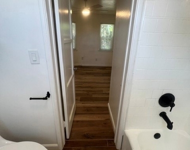 613 Reese Place - Photo Thumbnail 23