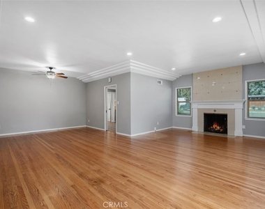1141 Oakwood Drive - Photo Thumbnail 8