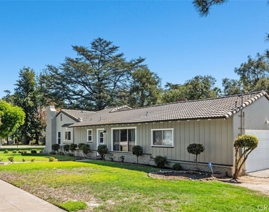 1141 Oakwood Drive - Photo Thumbnail 5