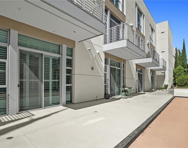 238 S Arroyo Pkwy - Photo Thumbnail 12