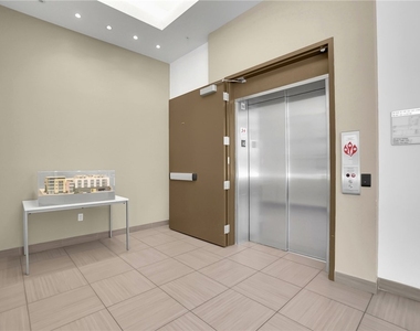 238 S Arroyo Pkwy - Photo Thumbnail 15