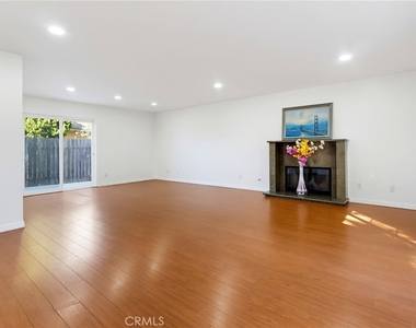 5312 Bartlett - Photo Thumbnail 6