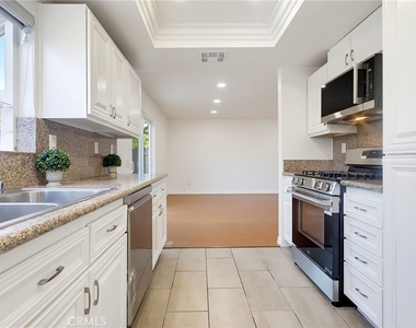 5312 Bartlett - Photo Thumbnail 11