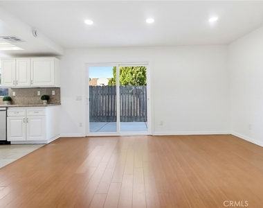 5312 Bartlett - Photo Thumbnail 7