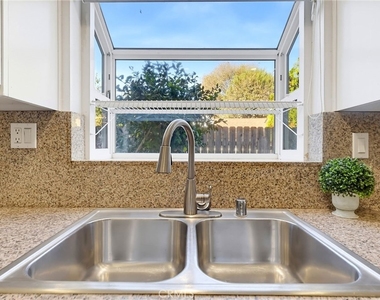 5312 Bartlett - Photo Thumbnail 10