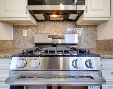 5312 Bartlett - Photo Thumbnail 9