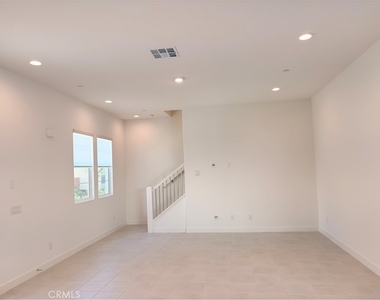 348 Plume Way - Photo Thumbnail 17
