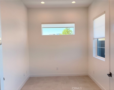 348 Plume Way - Photo Thumbnail 11
