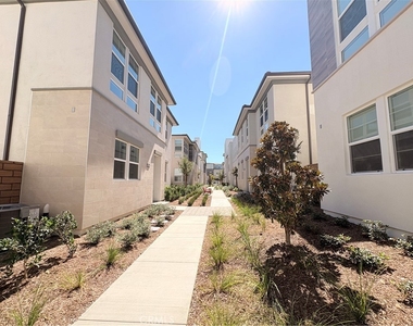 348 Plume Way - Photo Thumbnail 3