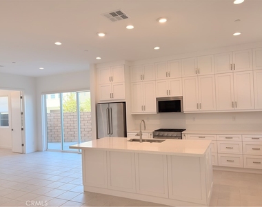 348 Plume Way - Photo Thumbnail 8