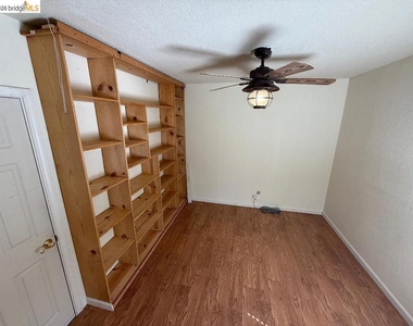 2824 Terrace View Ave - Photo Thumbnail 4