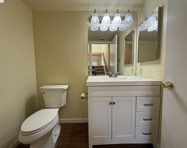 3934 Scamman Ct - Photo Thumbnail 10