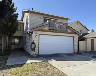 3934 Scamman Ct - Photo Thumbnail 1