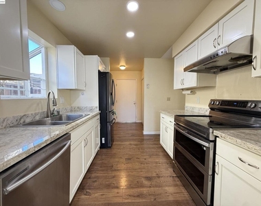 3934 Scamman Ct - Photo Thumbnail 7