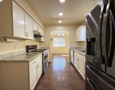 3934 Scamman Ct - Photo Thumbnail 6