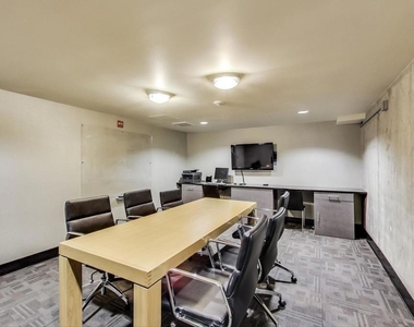 311 Oak St - Photo Thumbnail 25